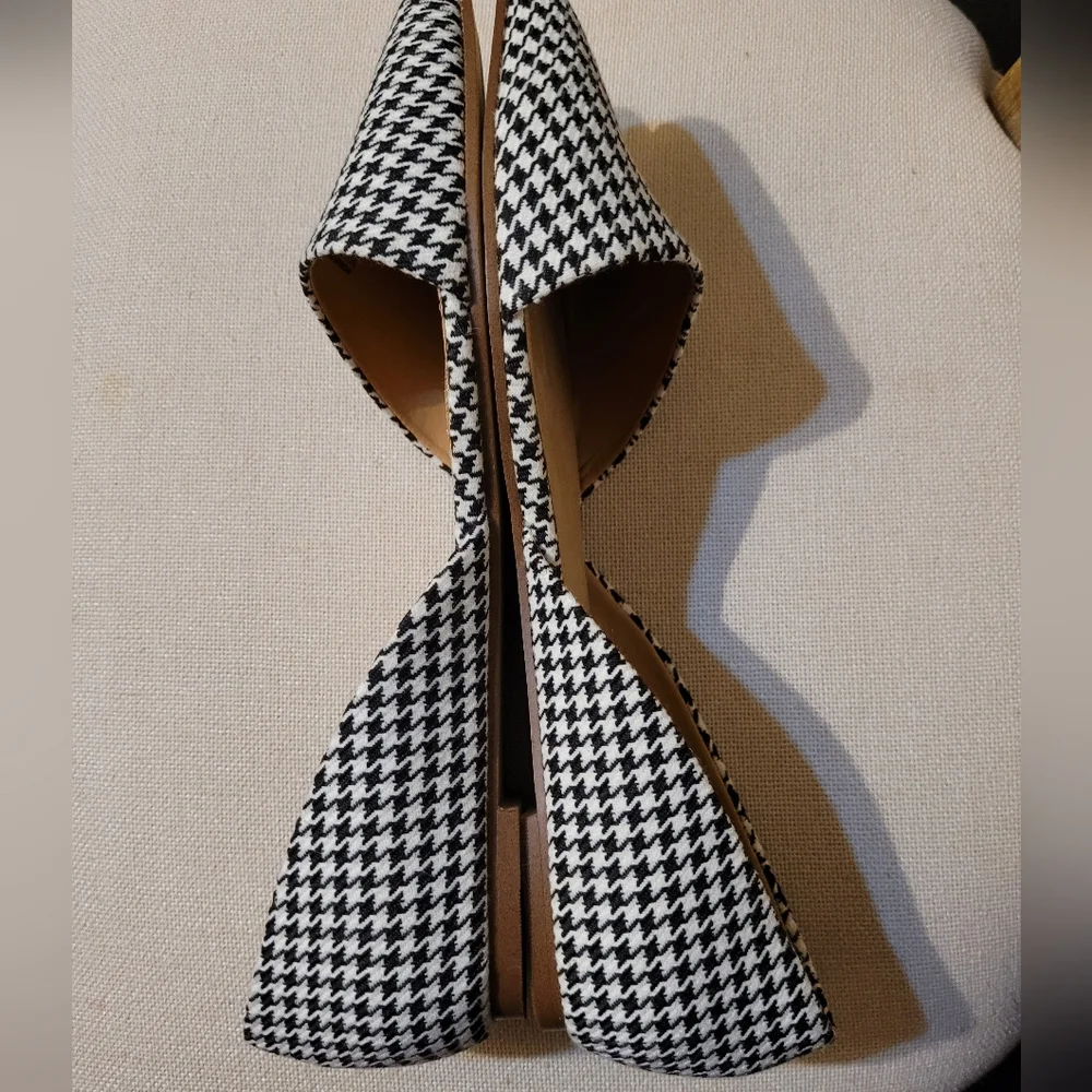 J. Crew Houndstooth Flats are in a size 11 - Picture 2 of 6